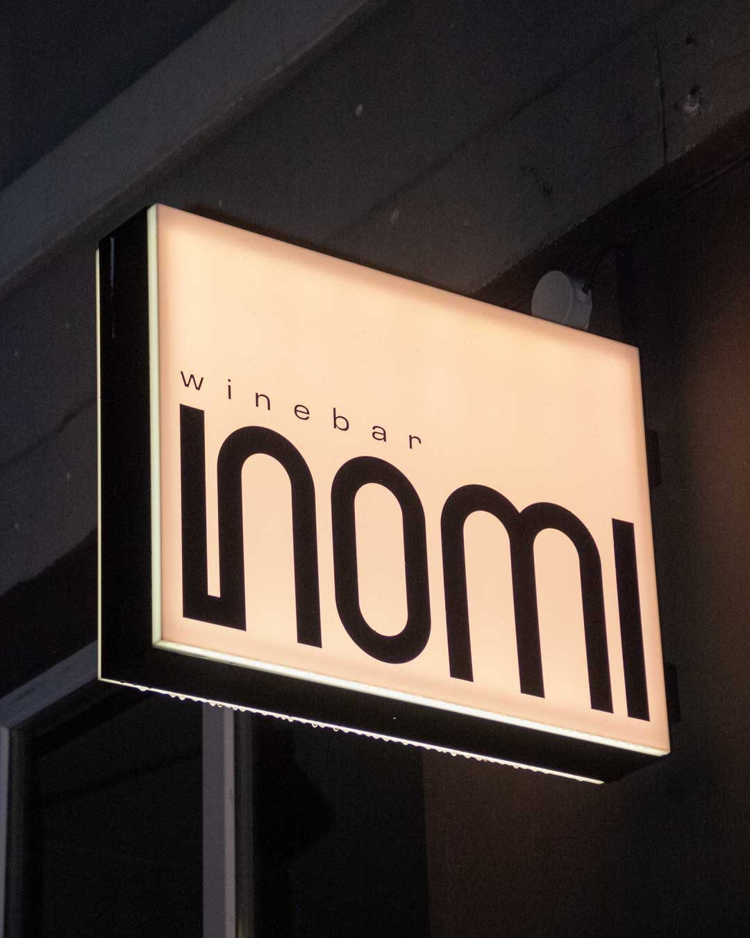 Nomi Winebar Berlin Tim Pohr Corporate Design